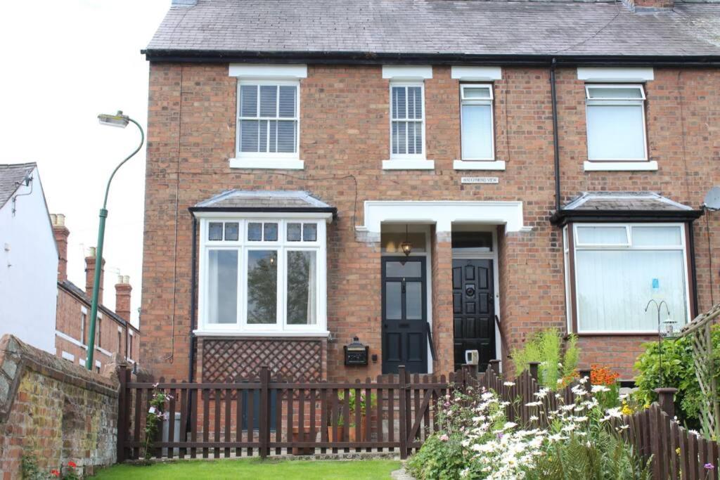 Luxury Townhouse In Town Centre, Views, River Walk, Free Parking Shrewsbury Exteriér fotografie