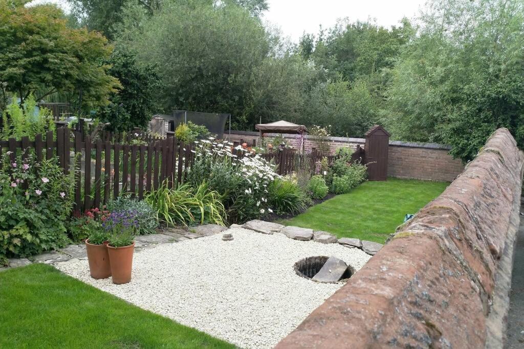 Luxury Townhouse In Town Centre, Views, River Walk, Free Parking Shrewsbury Exteriér fotografie
