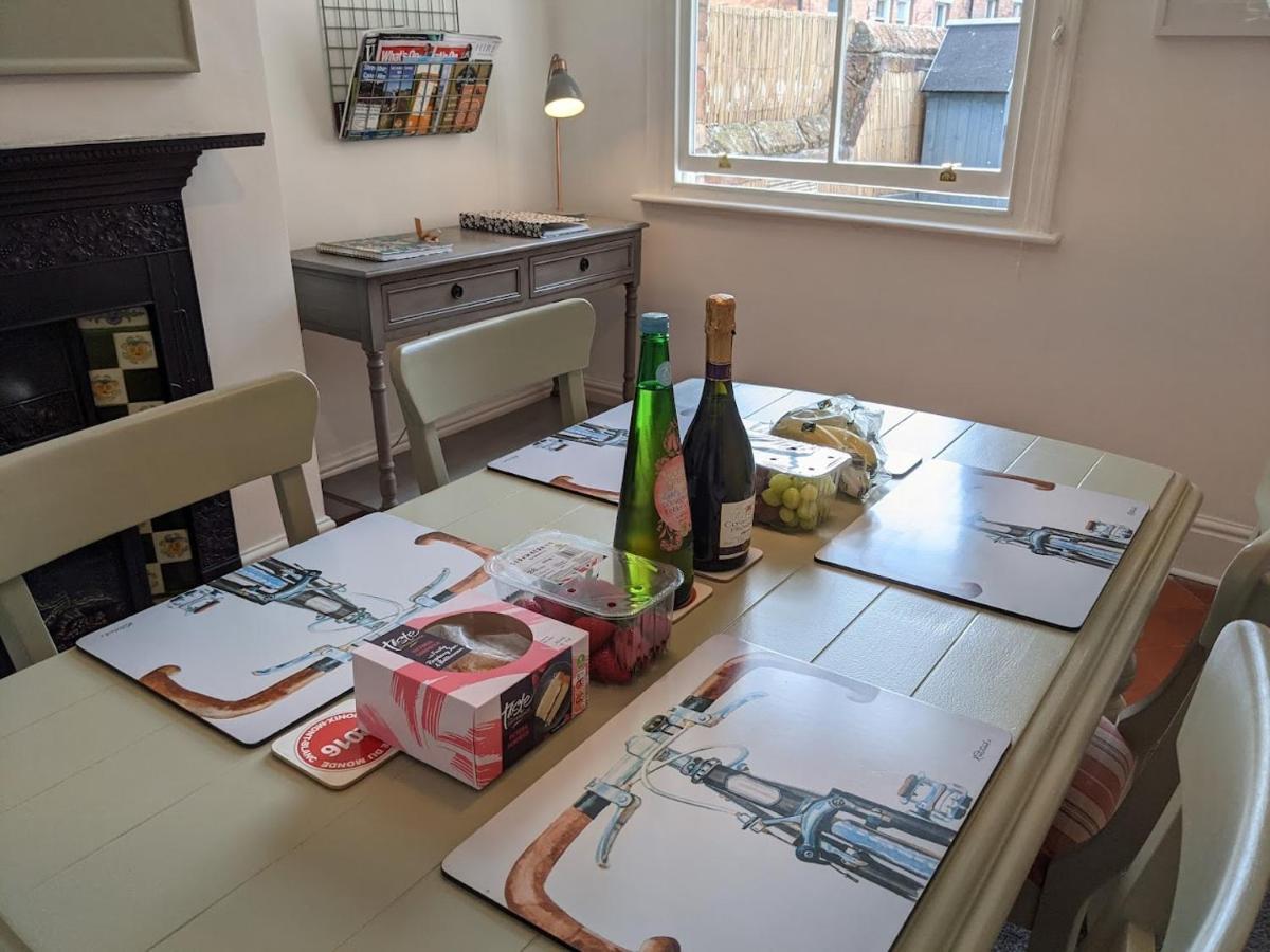 Luxury Townhouse In Town Centre, Views, River Walk, Free Parking Shrewsbury Exteriér fotografie